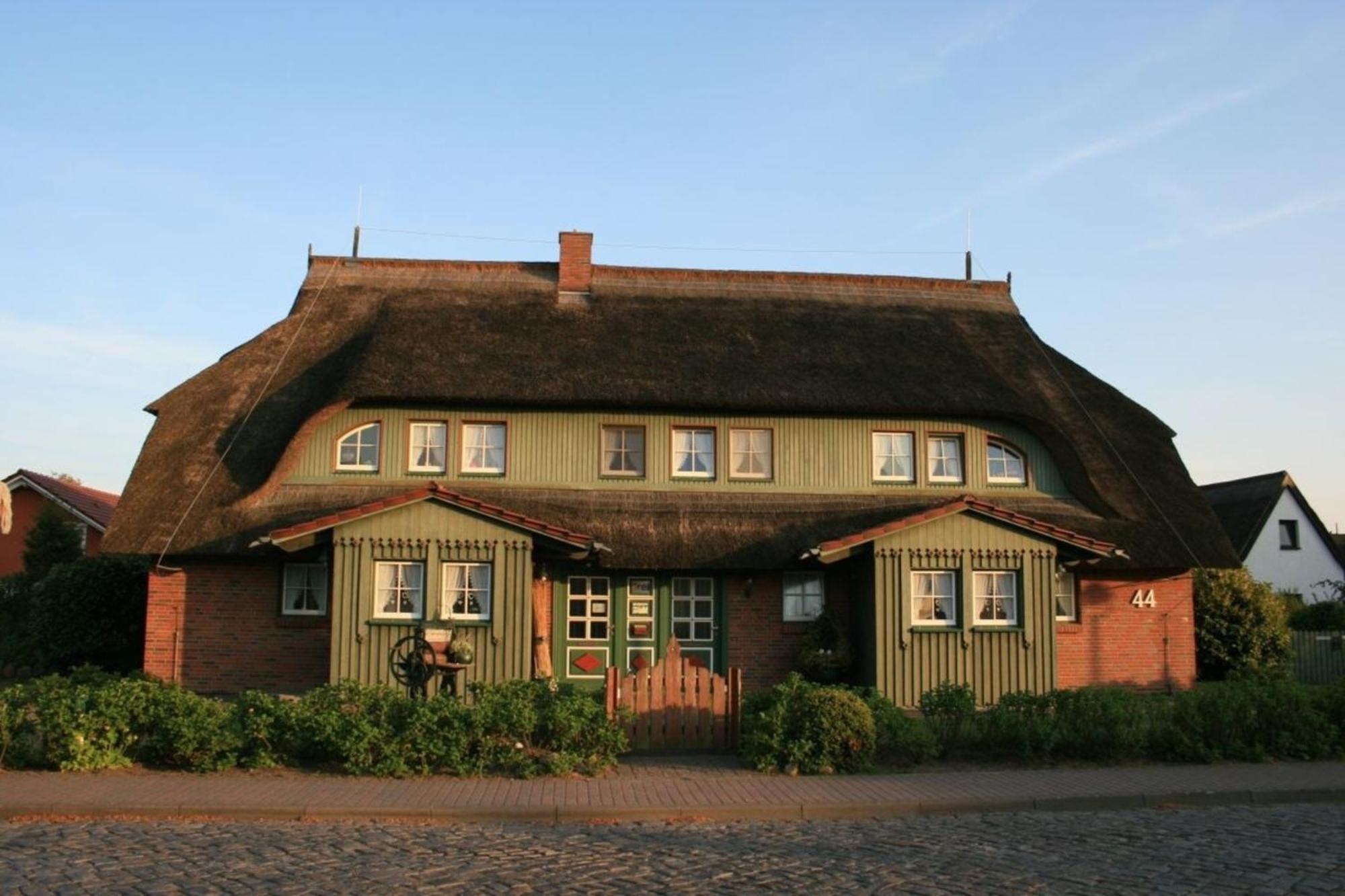 Ferienwohnung Nr 07 Og Spitzboden Борн Екстериор снимка